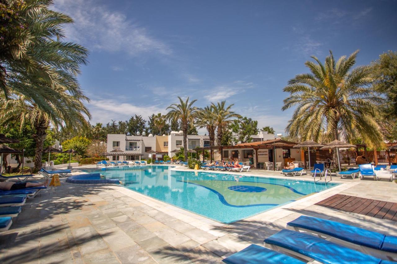 Always Welcome! Near Beach, Cml Swimming Pool Paphos Buitenkant foto